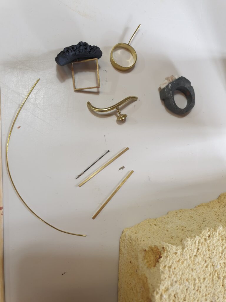 Workshop di Tecniche di gioielleria con porcellana e paperclay