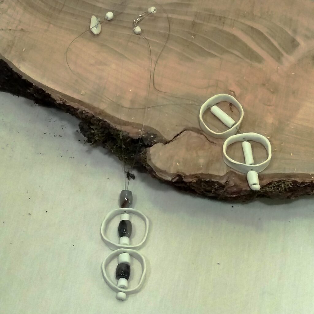 Workshop di Tecniche di gioielleria con porcellana e paperclay